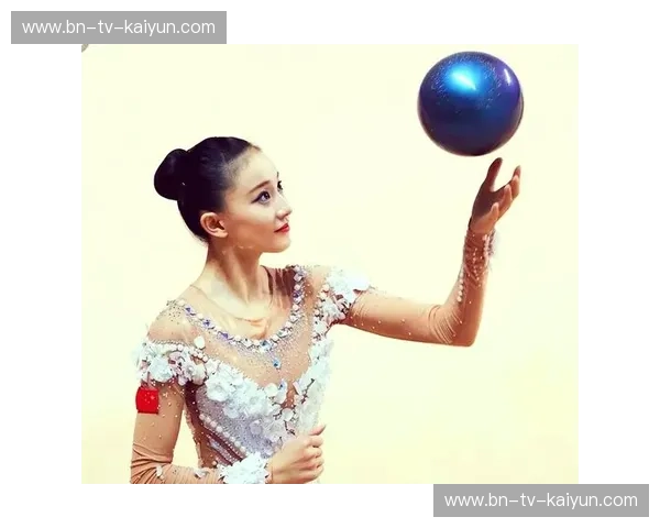 体操新闻：翻开赛场背后的光与热